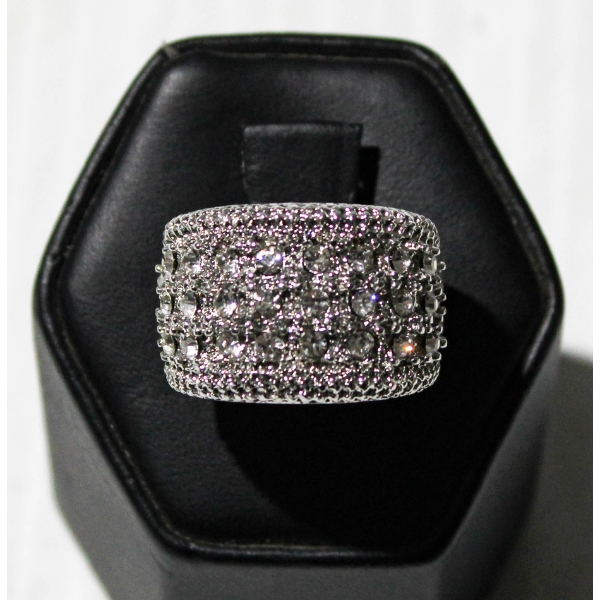 .925 SILVER LADIES RING W/ RHINESTONES
