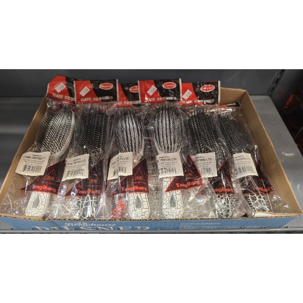 LOT OF ASSORT. HAIRBRUSHES