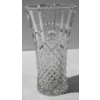 Image 1 : 9" H HEAVY CRYSTAL VASE