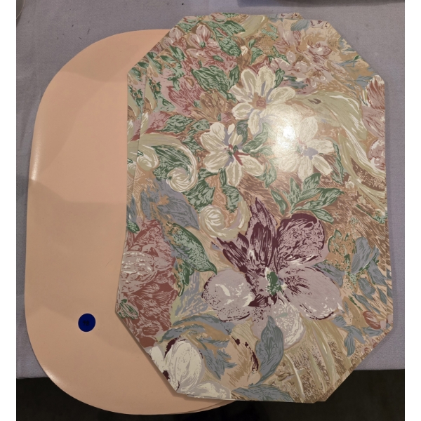 ASSORT. TABLE MATS