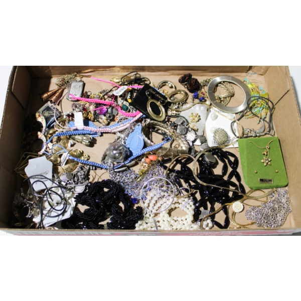 ESTATE JEWELRY - FLOWER NECKLACE W/ EARRINGS ETC.