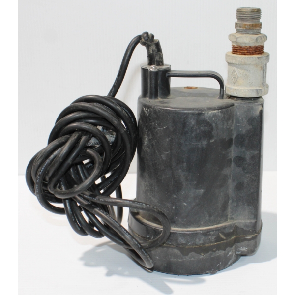 SUBMERSIBLE UTILITY PUMP