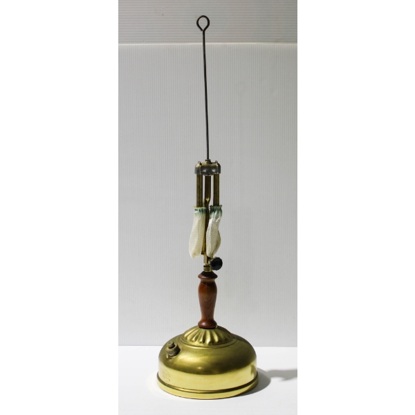 VINT. COLEMAN QUICK LITE KEROSENE MANTLE LAMP