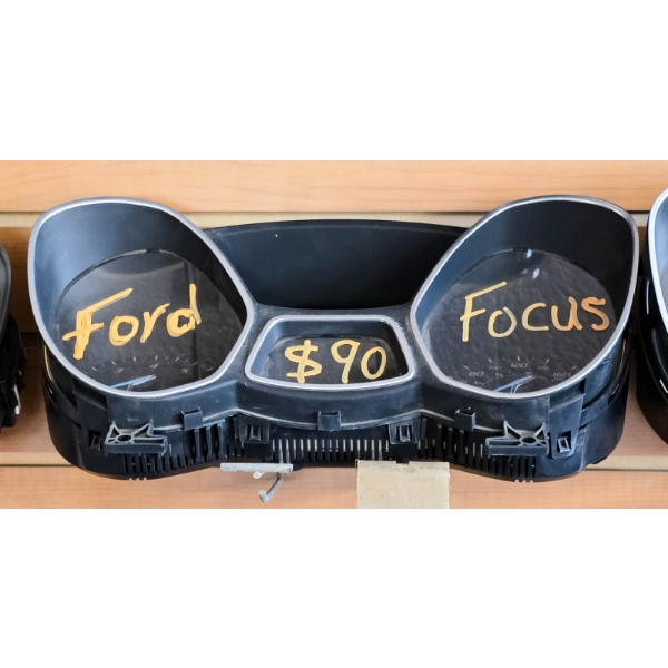 SALVAGE DASHBOARD FOR 2013 FORD FOCUS