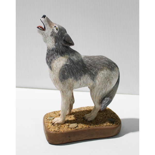WOLF FIGURINE 