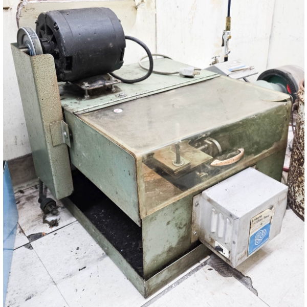4" SLABBING ROCK SAW - SELF FEEDING