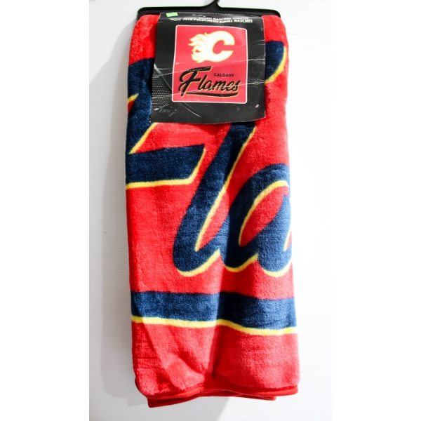 NEW CALGARY FLAMES NHL ROYAL PLUSH THROW BLANKET 