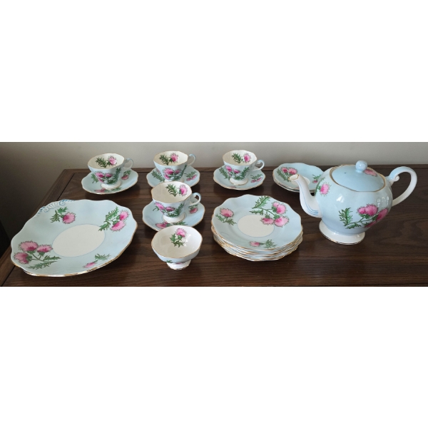 ASSORT. PCS. OF BONE CHINA SET