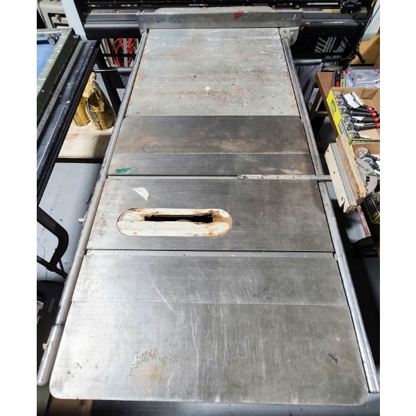 INDUSTRIAL ROCKWELL SINGLE PHASE 230W SLIDING TABLE SAW
