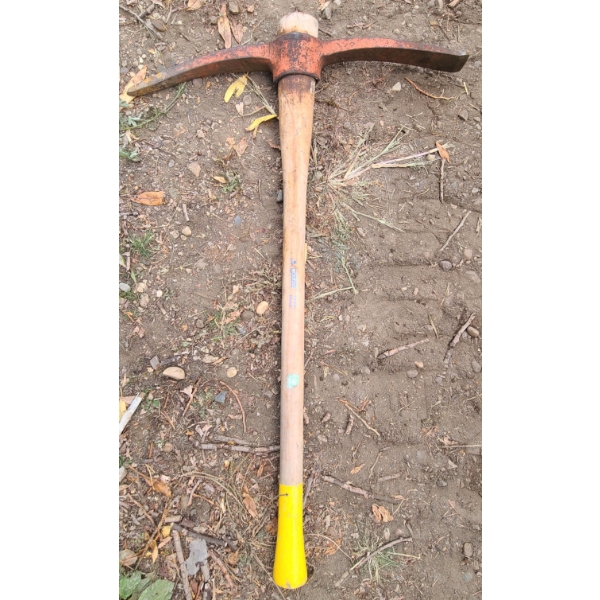 GARANT PICK AXE