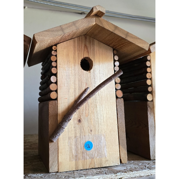 LOG CABIN THEMED BIRD HOUSE