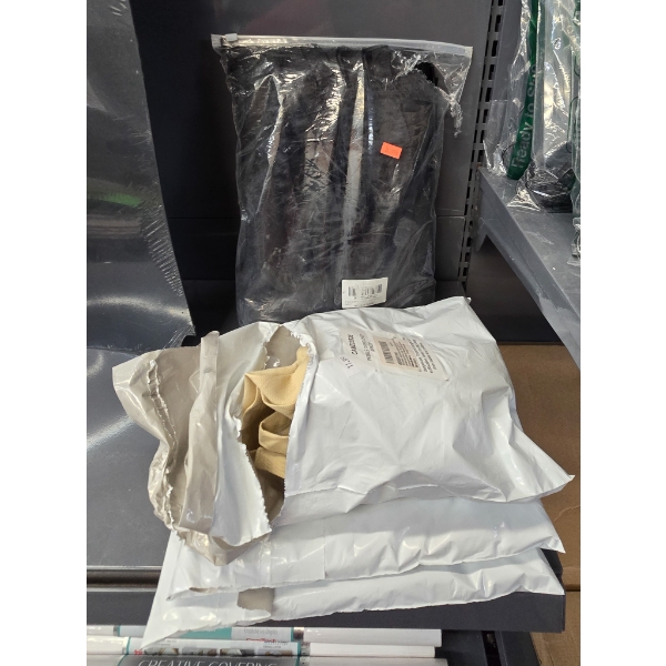  CHEF AND SERVER APRONS