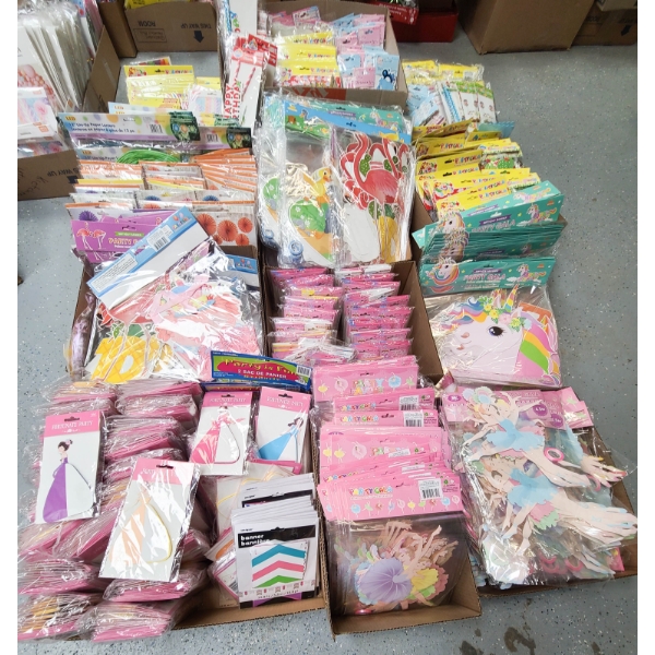 NEW 500+ PARTY GALA ETC. DECORATIONS