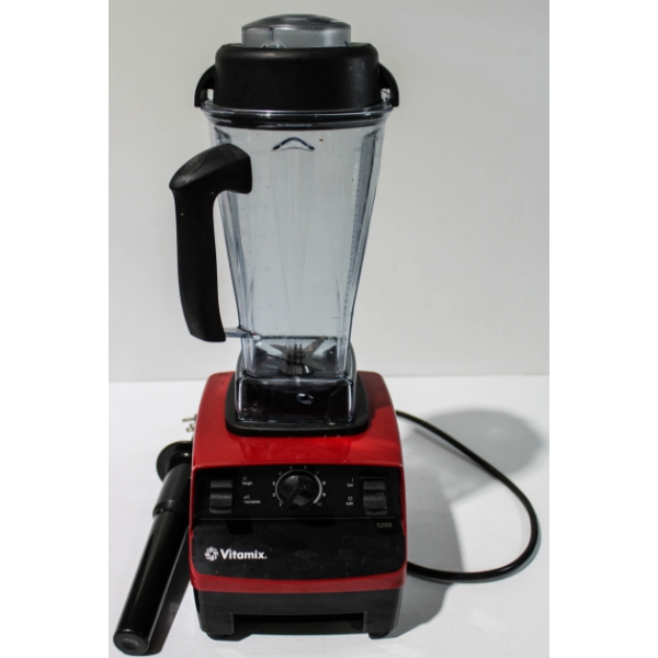 VITAMIX 5200 BLENDER