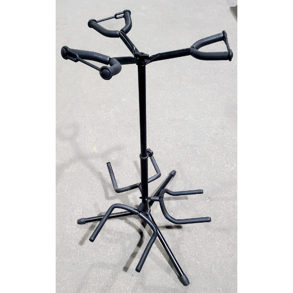 PORTABLE TRIPLE GUITAR STAND - BLK