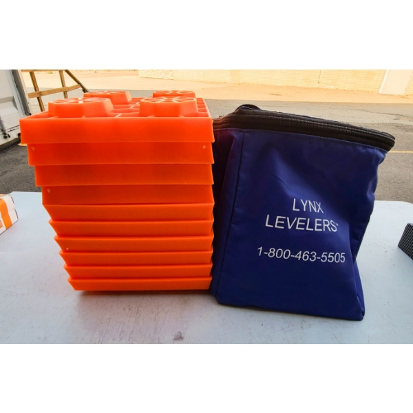 LYNX LEVELERS RV LEVELING SYSTEM / BLUE BAG