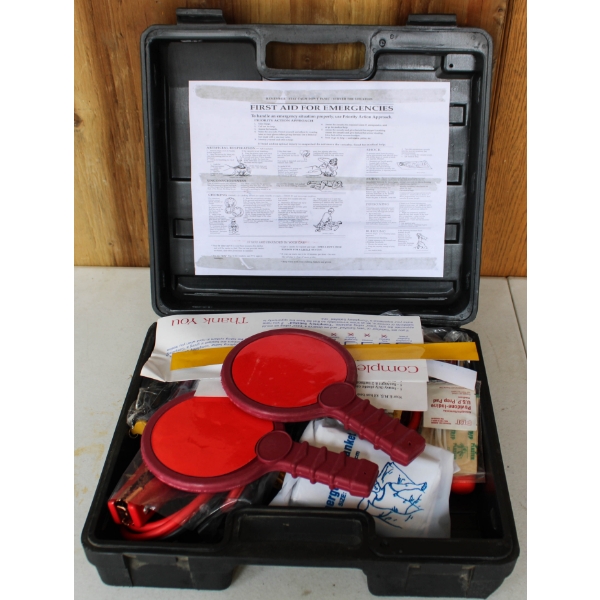 AUTOMOTIVE EMERGENCY / FIRST AID KIT
