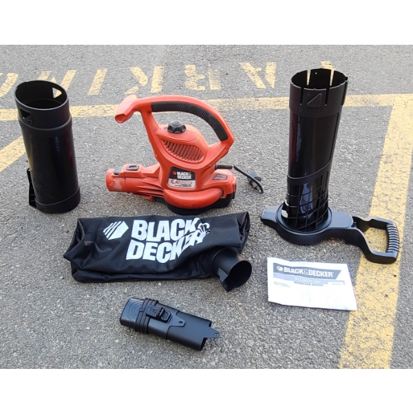 BLACK & DECKER LEAF HOG BLOWER W/ ATTACHMENTS