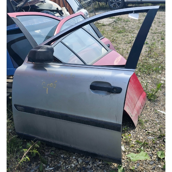 SALVAGED 2006 VOLVO XC90 DRIVERS DOOR