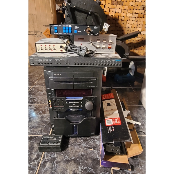 SONY CASSETTE CD PLAYER & STEREO EQUIPMENT 
