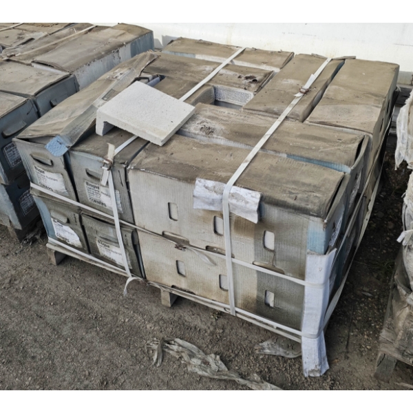 PALLET OF HIGH END DECO CORNER STONES FOR WALLS