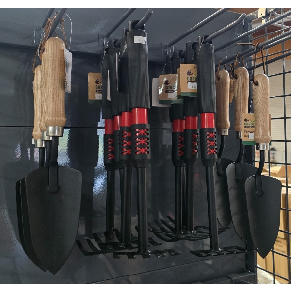 ASSORT. GARDENING TOOLS