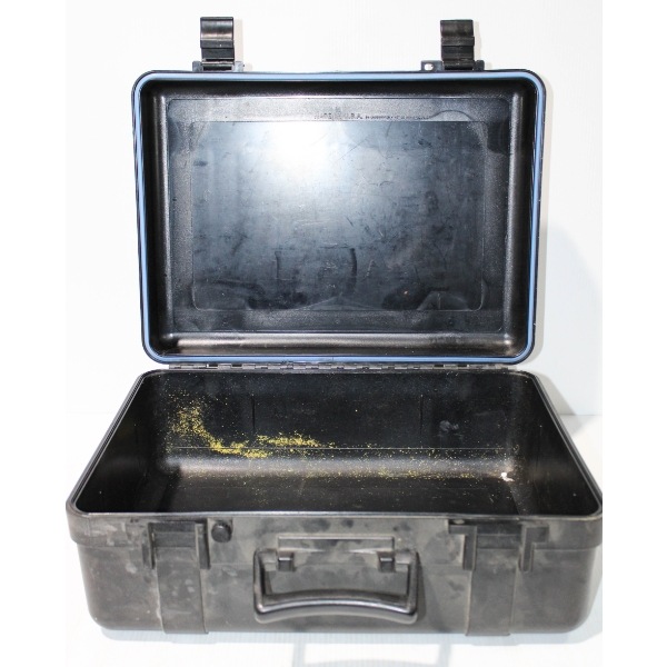 PELICAN STYLE HARD STORAGE CASE 18" X 13.5" X 8"H
