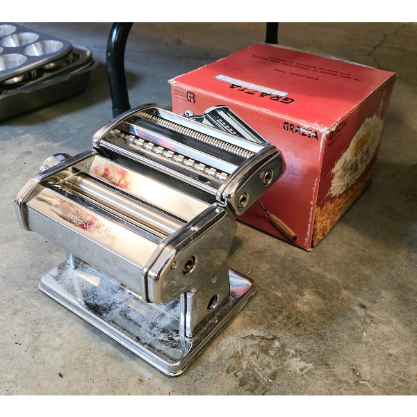 VINT. GRAZIA PASTA MAKER
