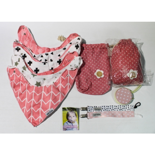 16 NEW DODO SNAP ON BABY BIBS & 4 PACIFIER STRAPS W/ CASE