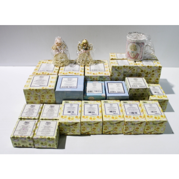 20+ VINTAGE PRECIOUS MOMENTS COLLECTIBLES