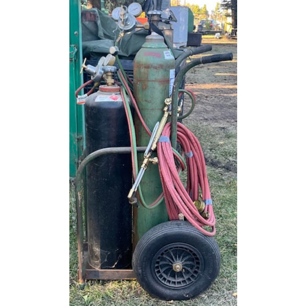 OXYGEN & ACETYLENE CUTTING TORCH - W/ HOSES & REGULATORS & CART