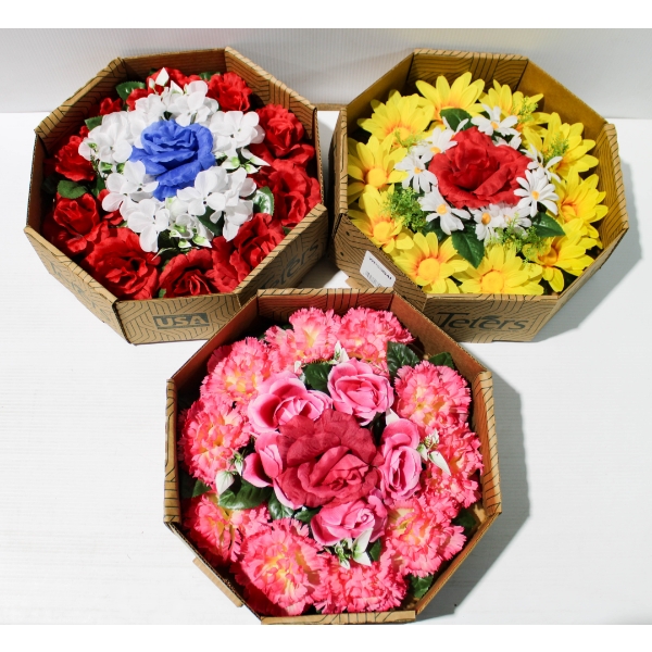 THREE TETERS SOLID FAUX GARDEN ARRANGEMENT / WREATHS 