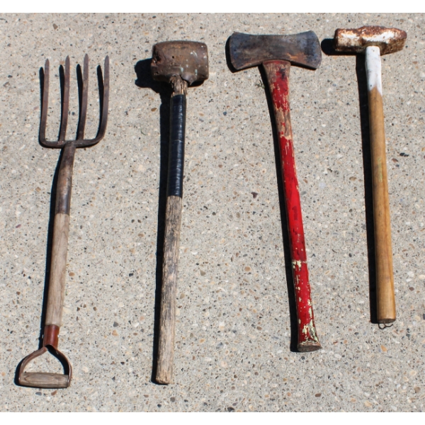 DOUBLE HEAD AXE - GARDEN FORK - SLEDGEHAMMERS