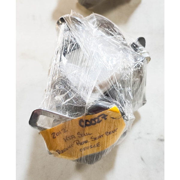 SALVAGED 2012 KIA SOUL RIGHT REAR SEAT BELT