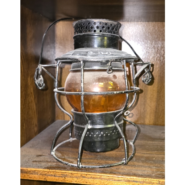 VINT. ADLAKE KERO COAL OIL LANTERN
