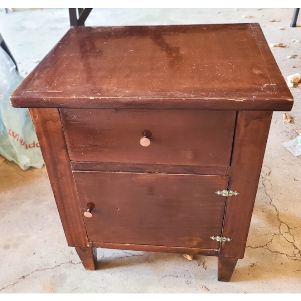 VINTAGE WOODEN DRESSER 