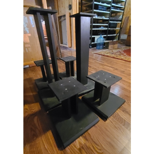 SPEAKER STANDS SOME DAMAGE 