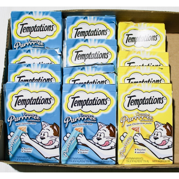  12 PKS TEMPTATIONS CAT TREATS TUNA & CHICKEN