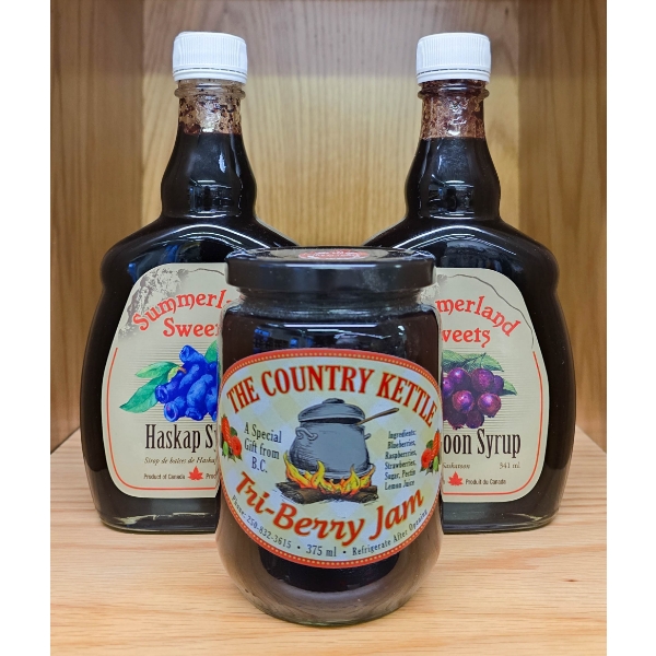THE COUNTRY KETTLE JAM & 2 SUMMERLAND SYRUP