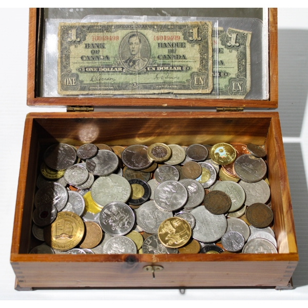 ESTATE COIN AND CURRANCY COLLECTION W/ BOX