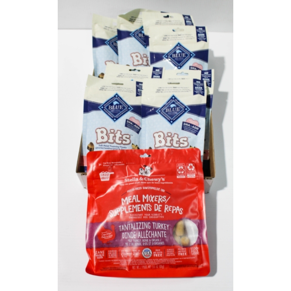 8 X 113G BLUE BUFFALO SALMON BITS DOG TREATS ETC.