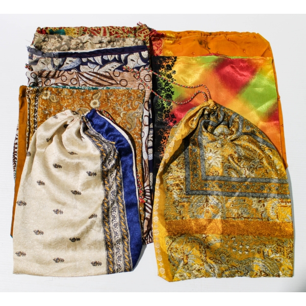9 REUSABLE CLOTH BAGS
