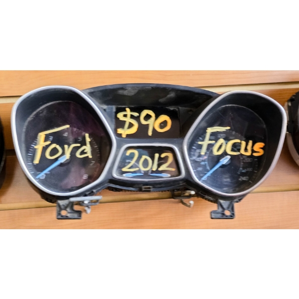 SALVAGE DASHBOARD FOR 2012 FORD FOCUS