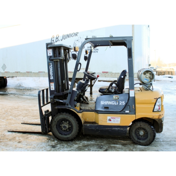 2009 SHANGLI 25 FORKLIFT - MODEL CPOYD25