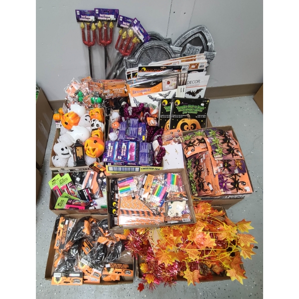 NEW HALLOWEEN & FALL DECORATIONS