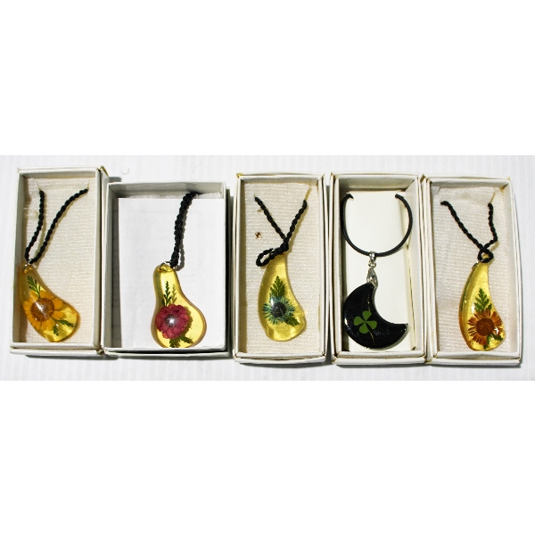 5 FLORAL NECKLACES