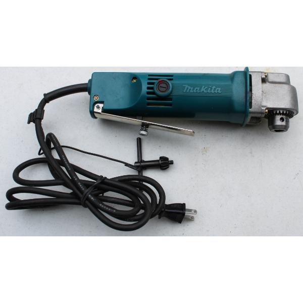 MAKITA 10MM ANGLE DRILL W/ CHUCK