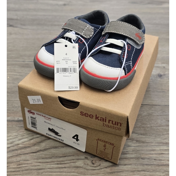 KIDS MONTEREY II SIZE 4 RUNNING SHOES