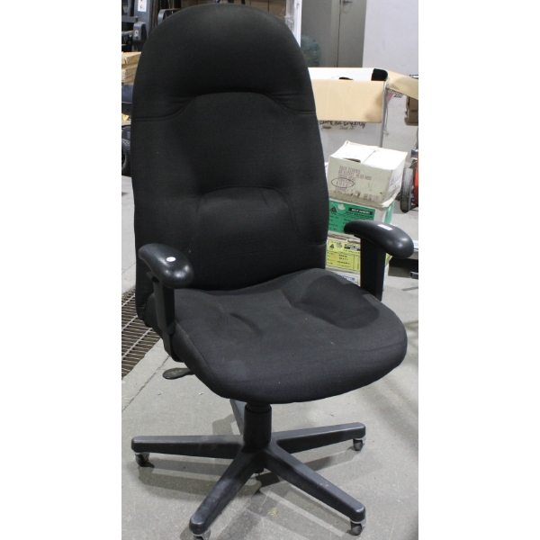HIGH BACK OFFICE CHAIR