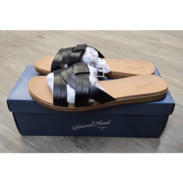 WOMANS SIZE 8 1/2 SANDALS